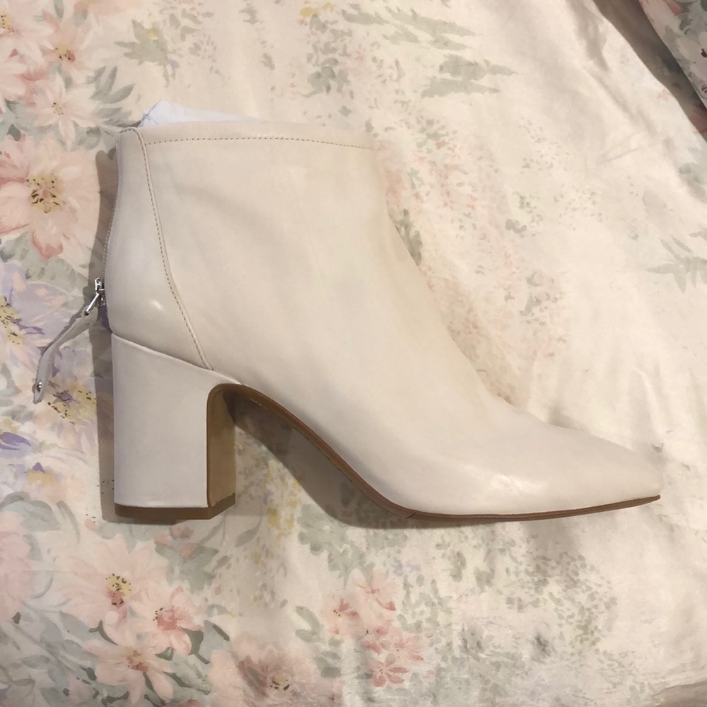 Franco Sarto Jacoby White square toe boots - Picture 8 of 8